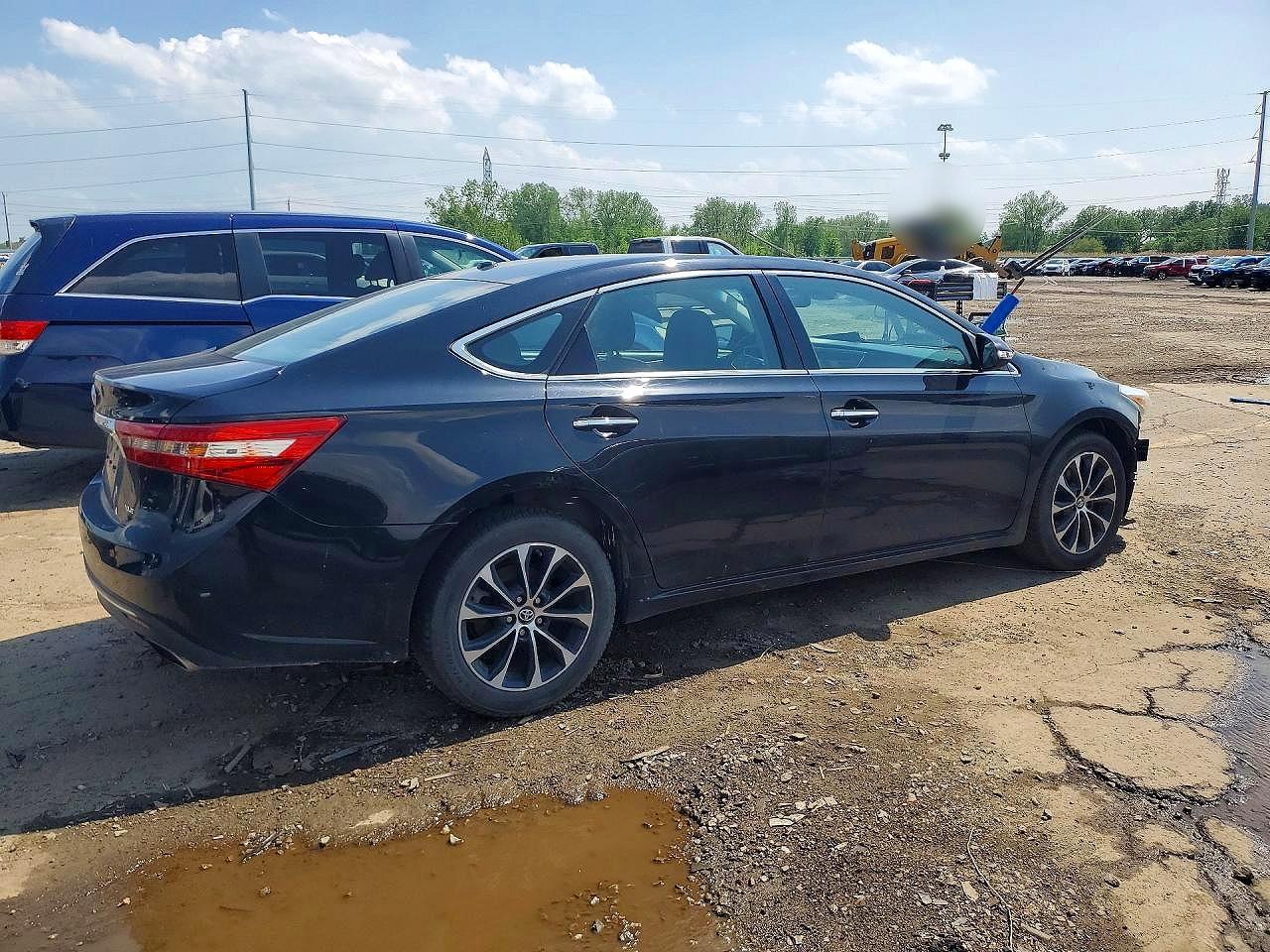 2018 Toyota Avalon Xle Premium - Image 3