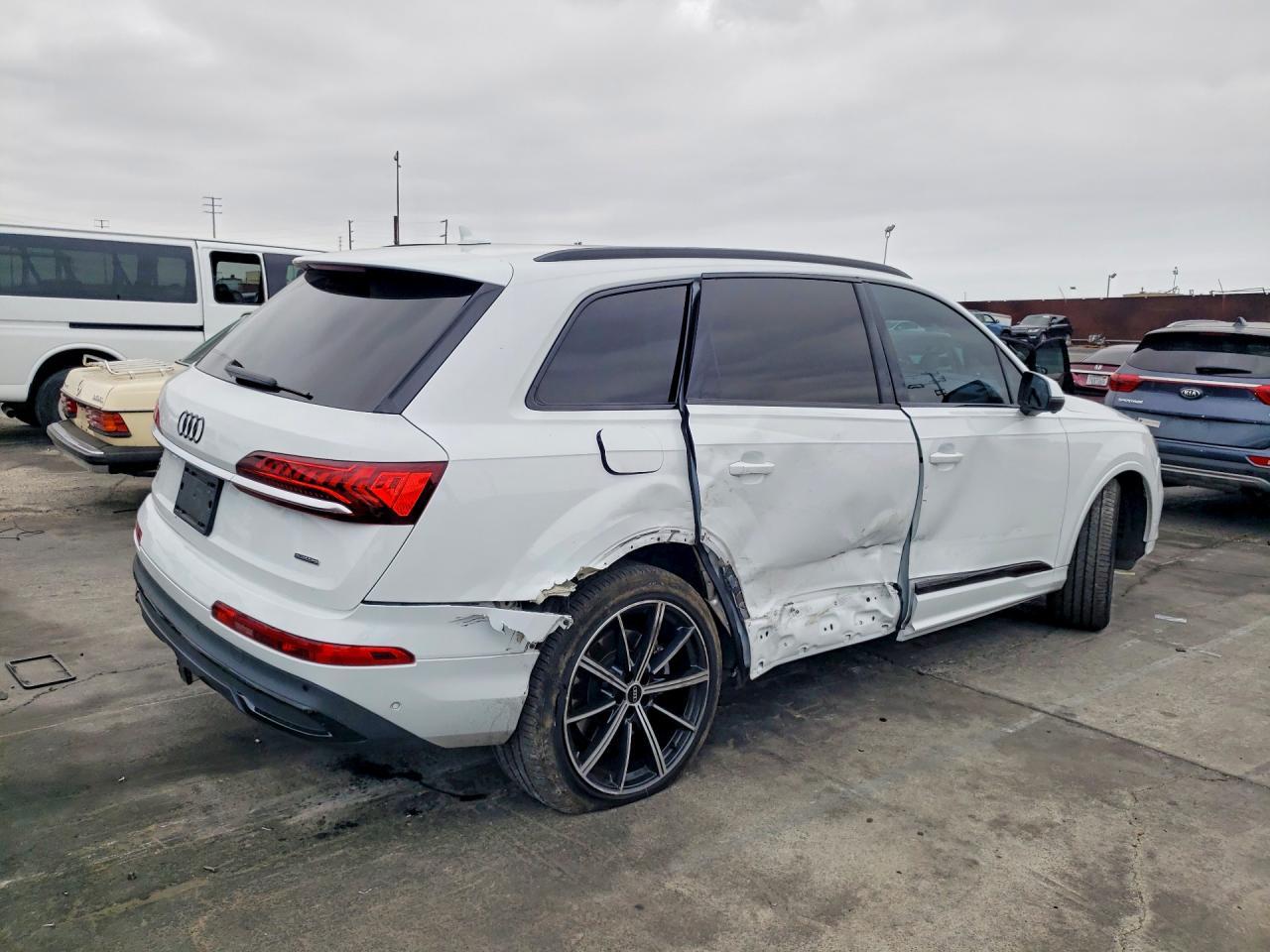 2021 Audi Q7 Premium Plus - Фото 3