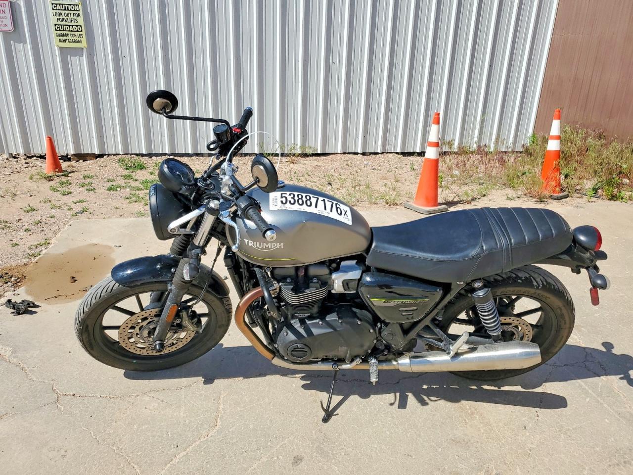 2023 Triumph Speed Twin 900 - Image 3