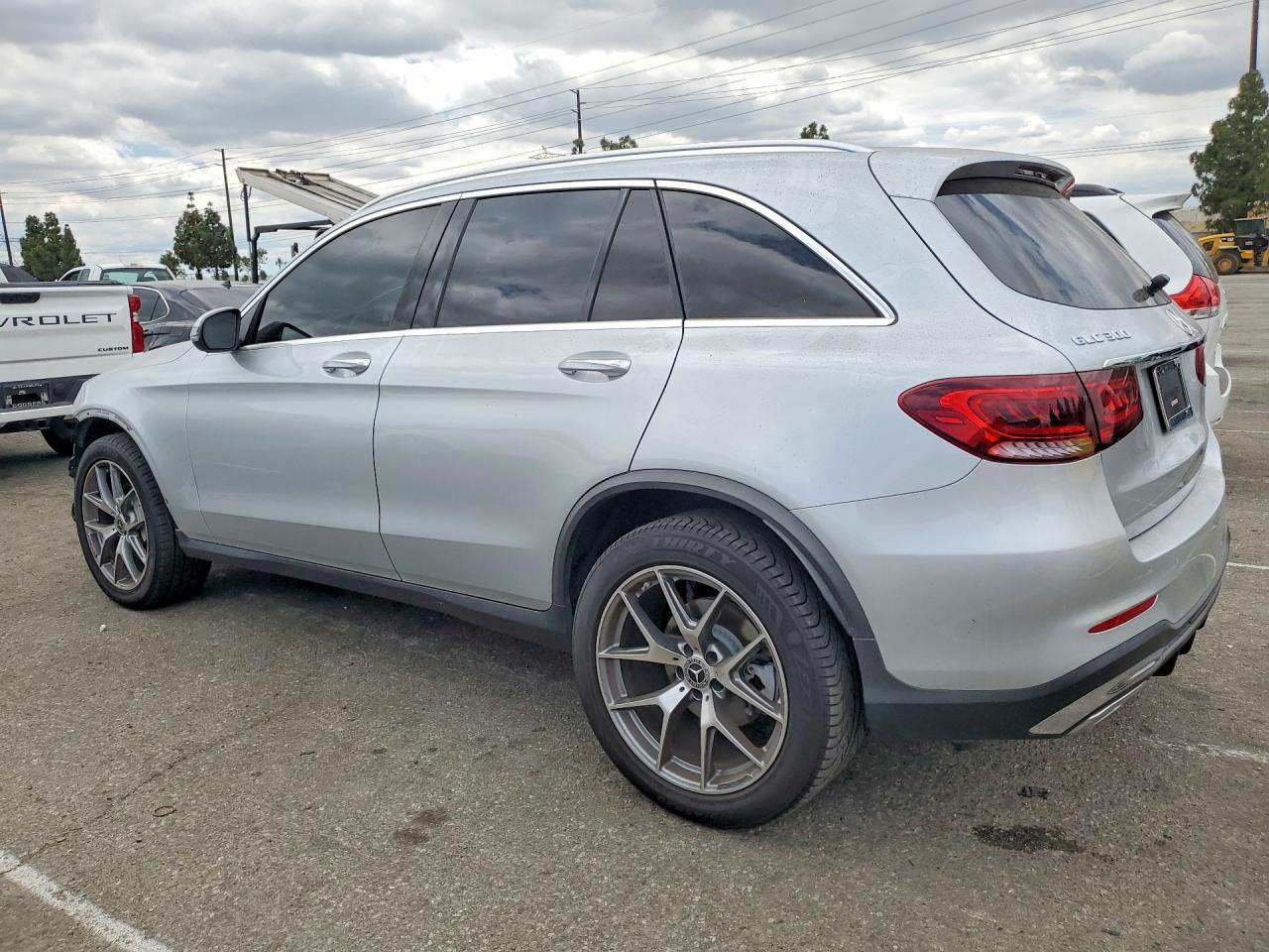 2020 Mercedes-Benz Glc 300 - Image 2