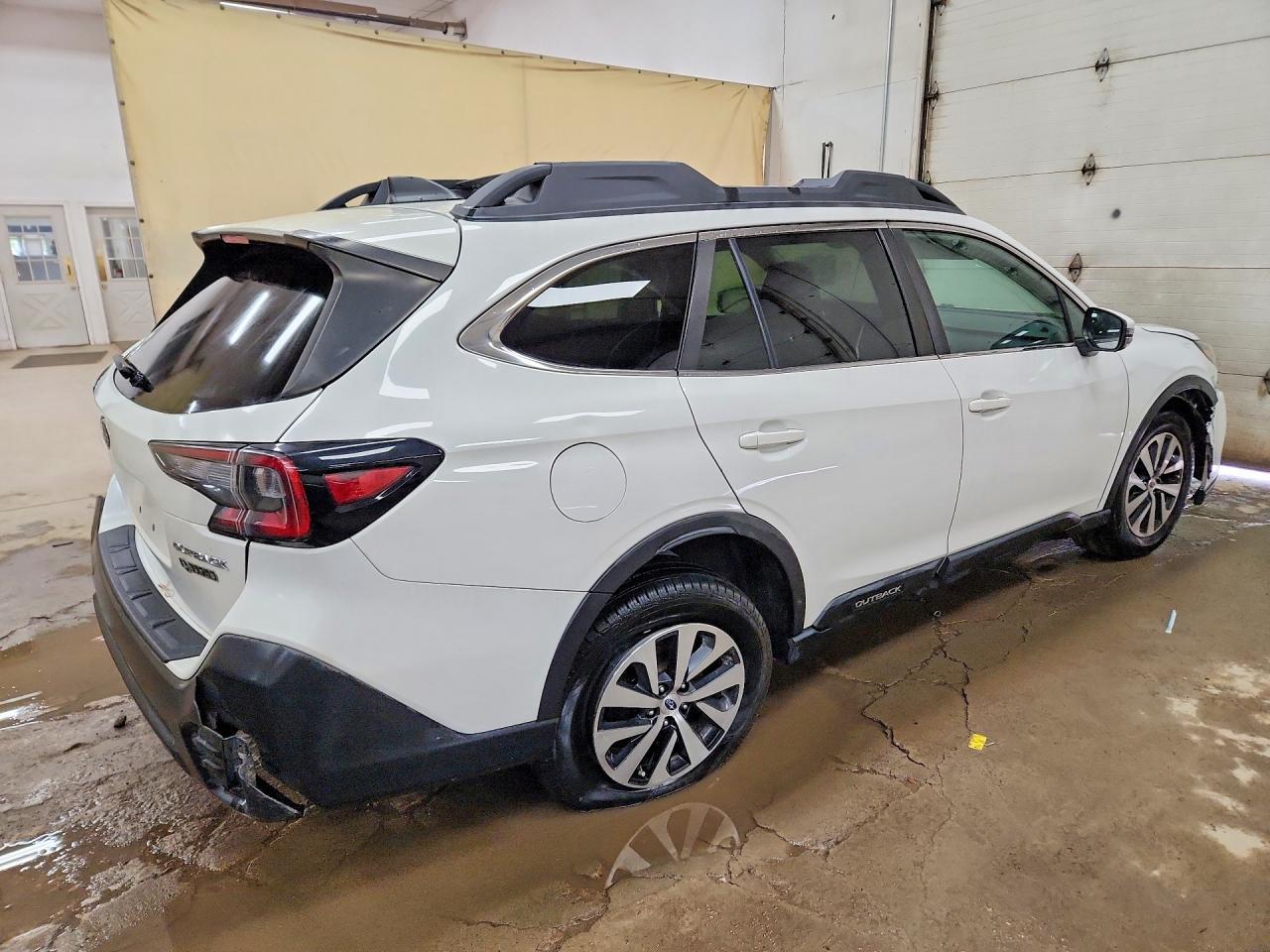 2020 Subaru Outback Premium - Фото 3