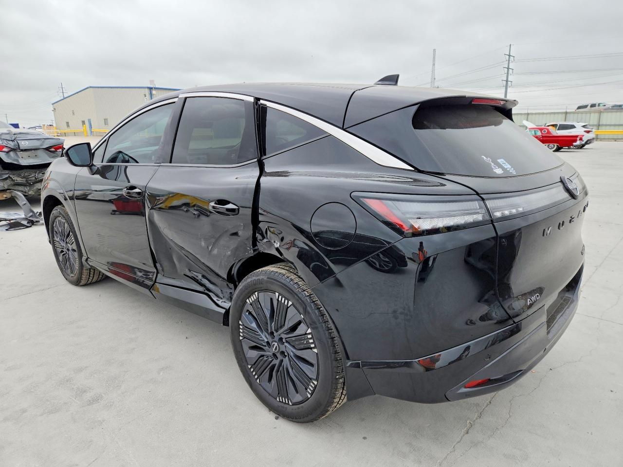 2026 Nissan Murano Platinum - Image 2