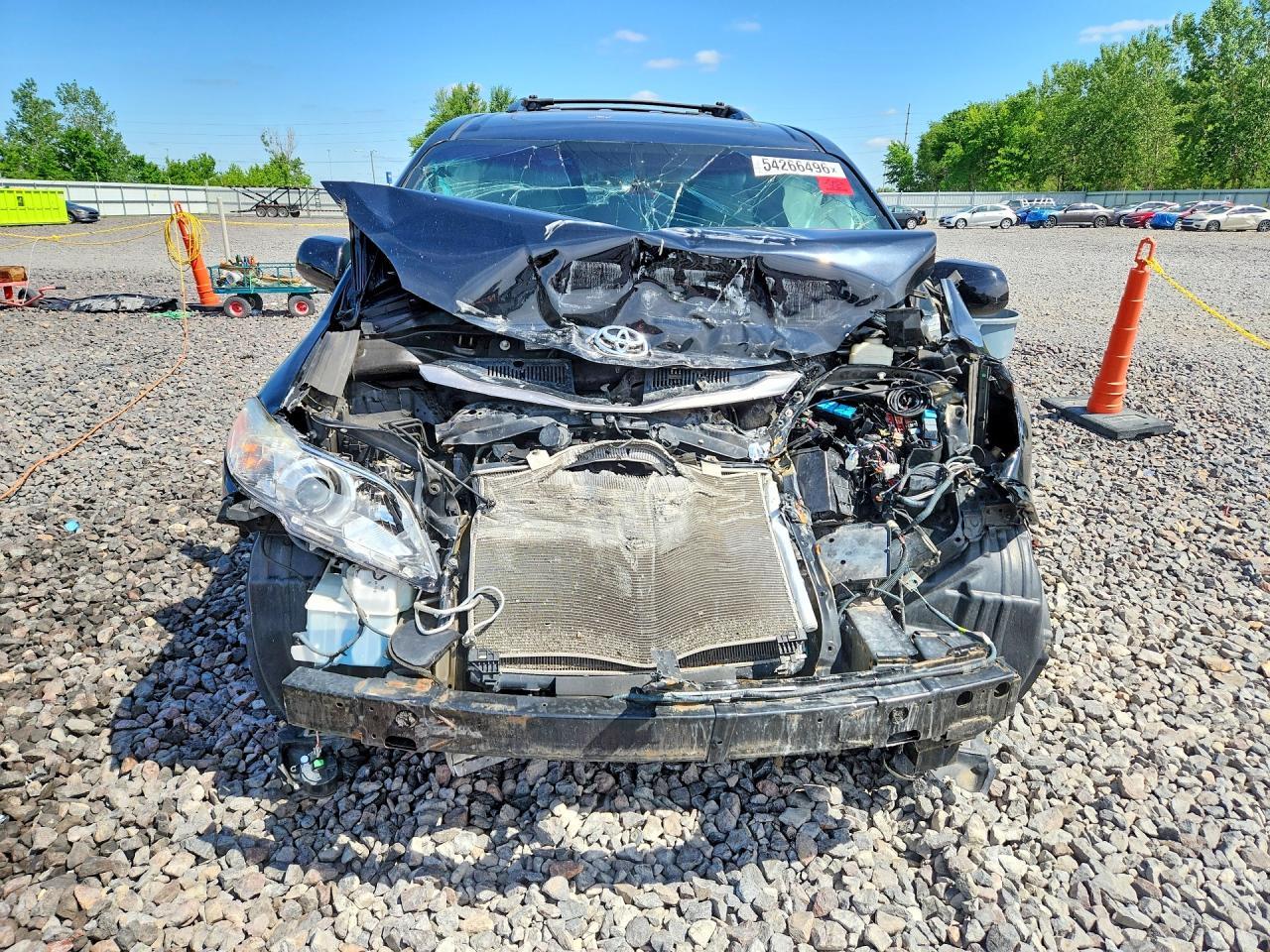 2017 Toyota Sienna Xle 7-Passenger - Image 5