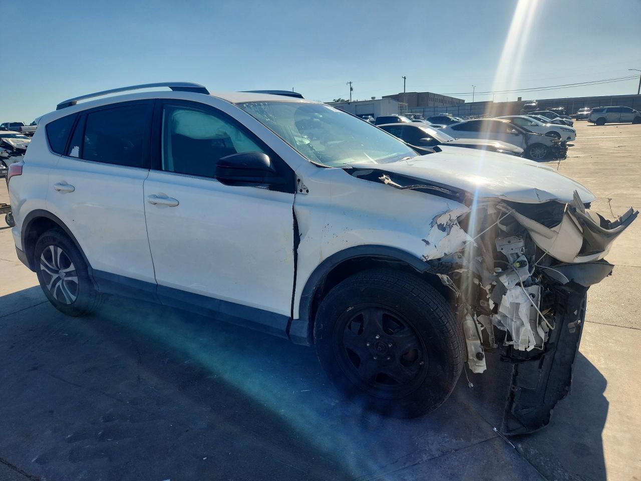 2016 Toyota Rav4 Le - Image 4