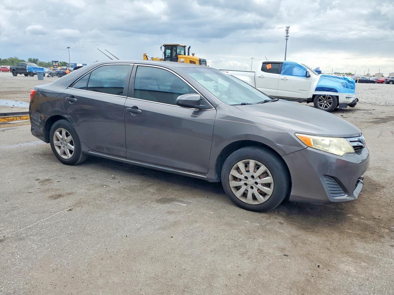 2013 Toyota Camry Le - Фото 4