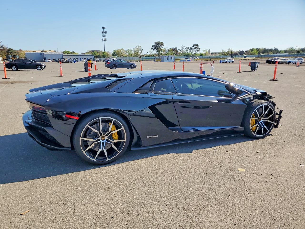 2018 Lamborghini Aventador S - Image 3