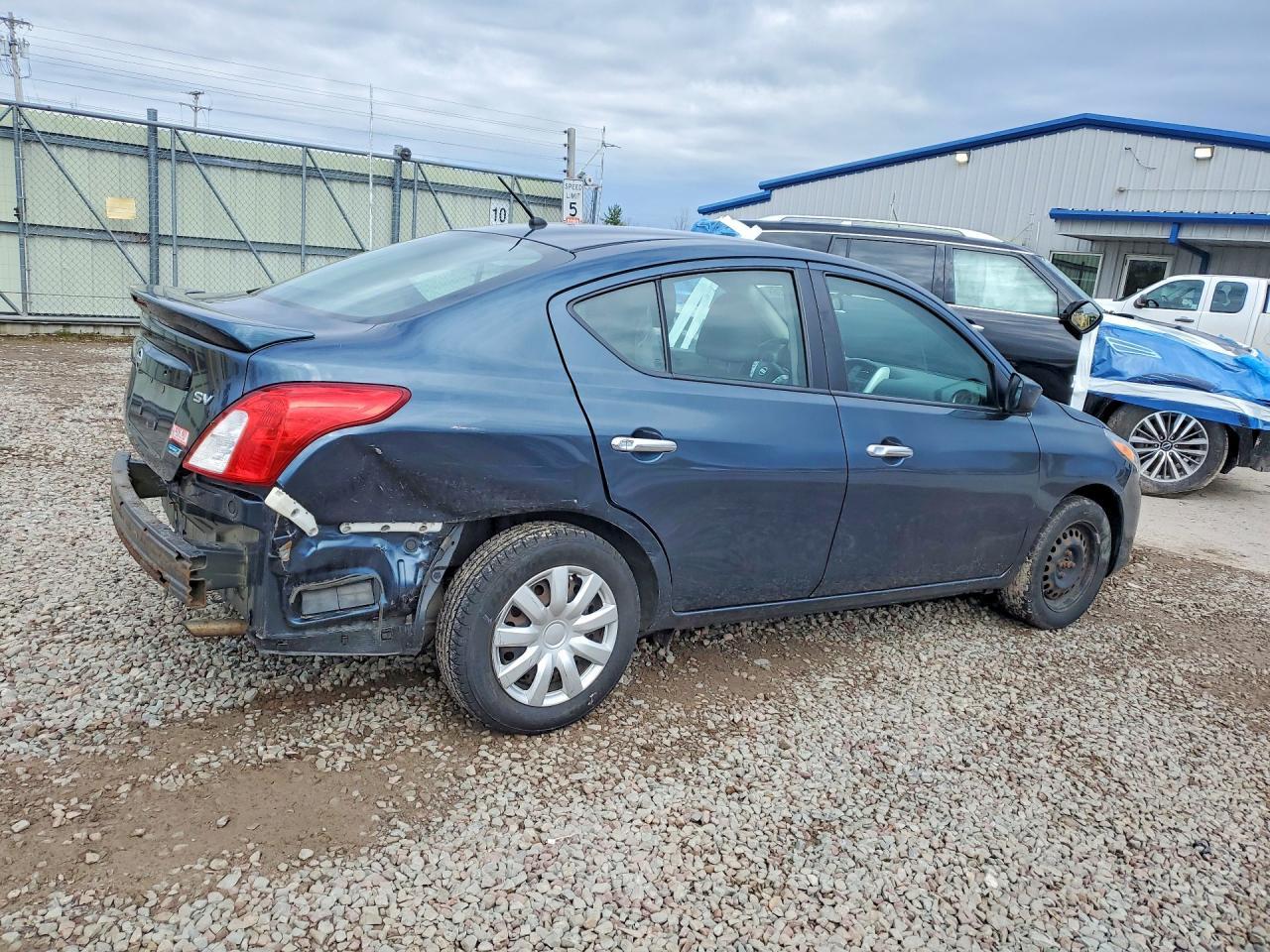 2016 Nissan Versa 1.6 Sv - Image 3