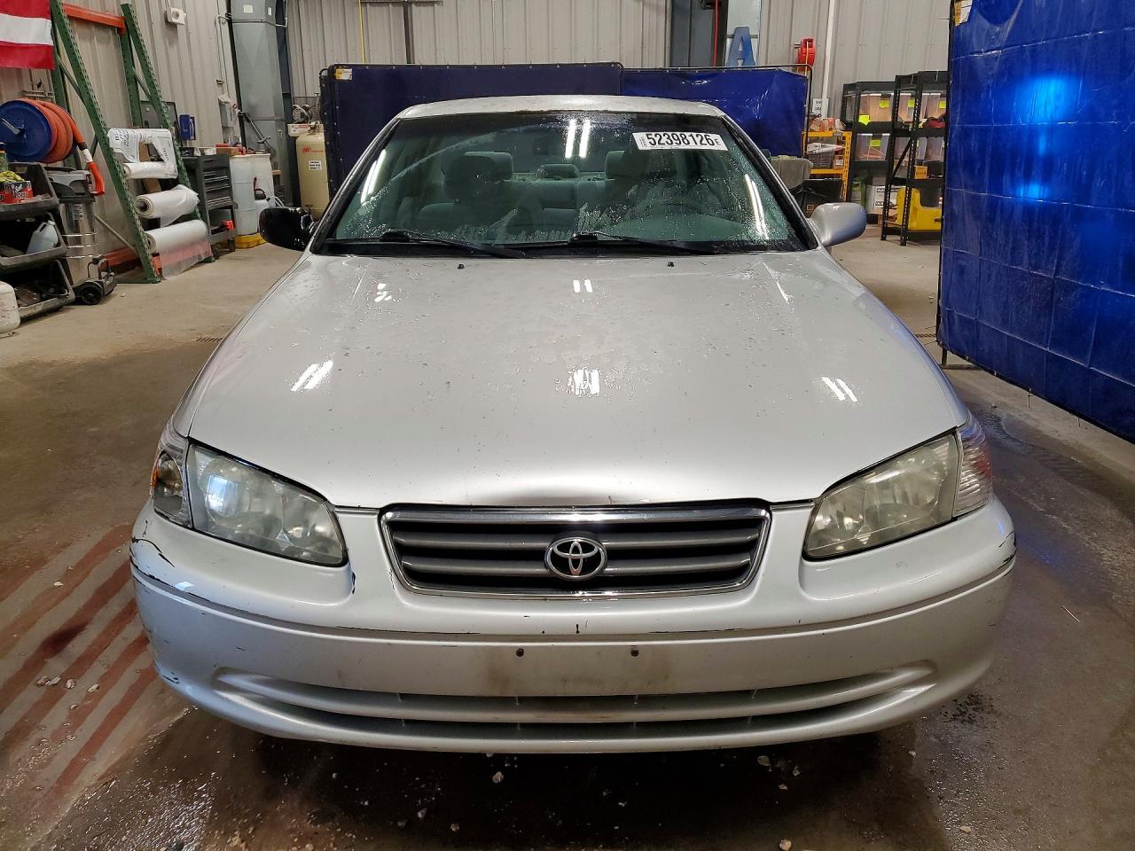 2001 Toyota Camry Le 4D Sedan - Фото 5