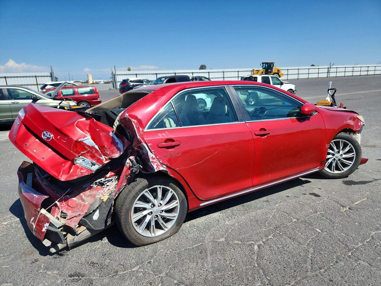 2013 Toyota Camry Le - Фото 3