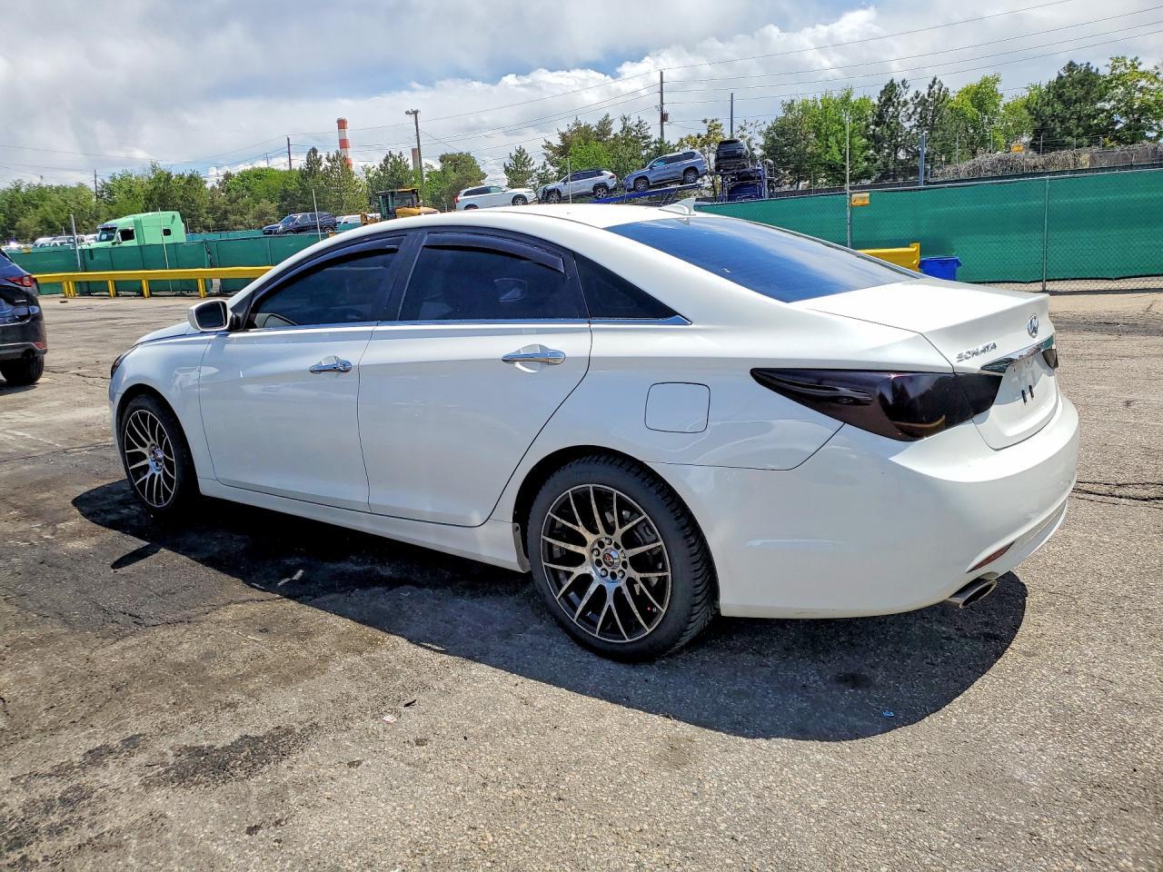2012 Hyundai Sonata Se - Image 2