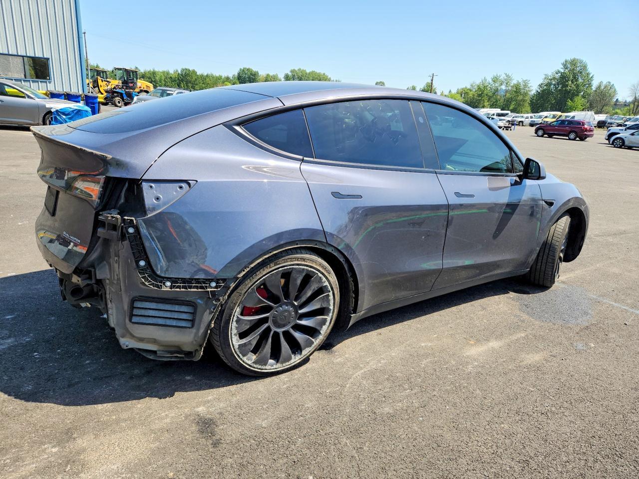 2023 Tesla Model Y - Фото 3