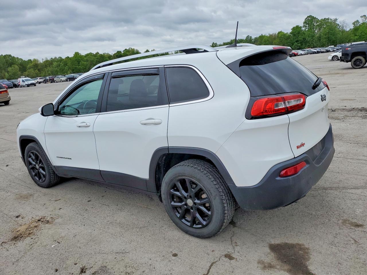 2017 Jeep Cherokee Latitude - Image 2