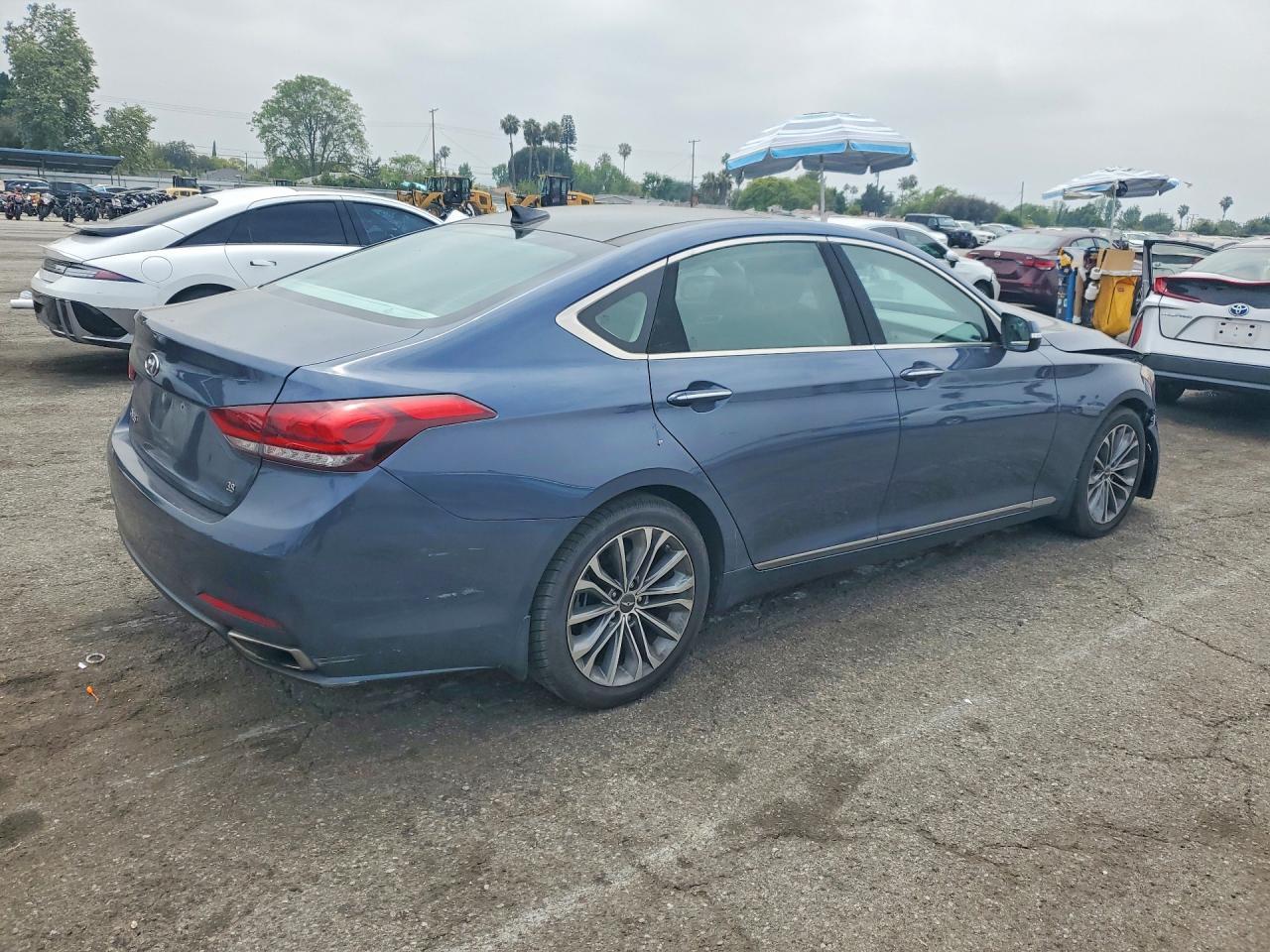 2016 Hyundai Genesis 3.8L - Фото 3