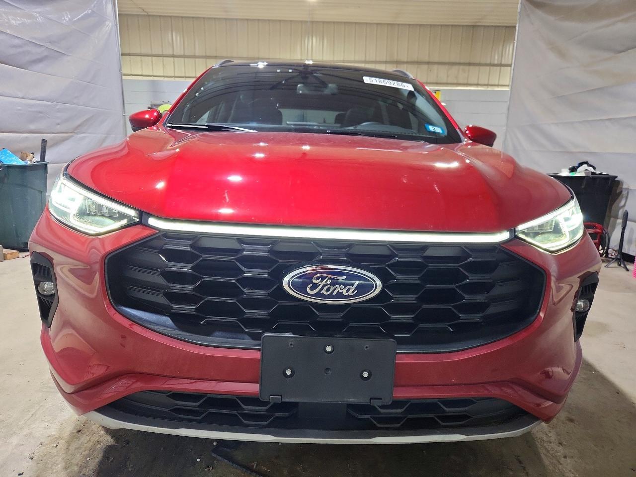 2025 Ford Escape St Line Elite - Image 5
