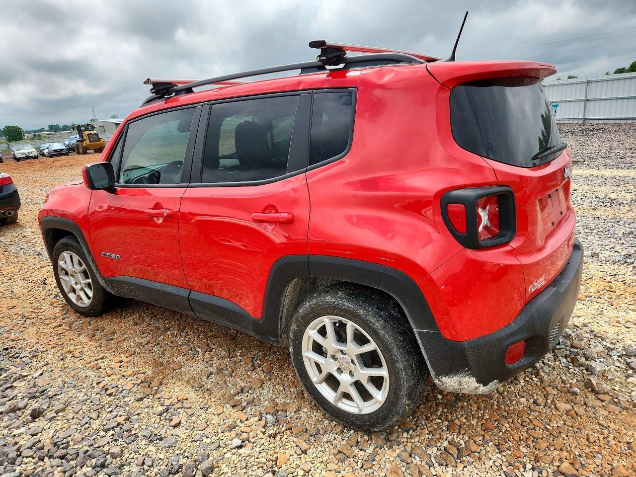 2021 Jeep Renegade Latitude - Image 2