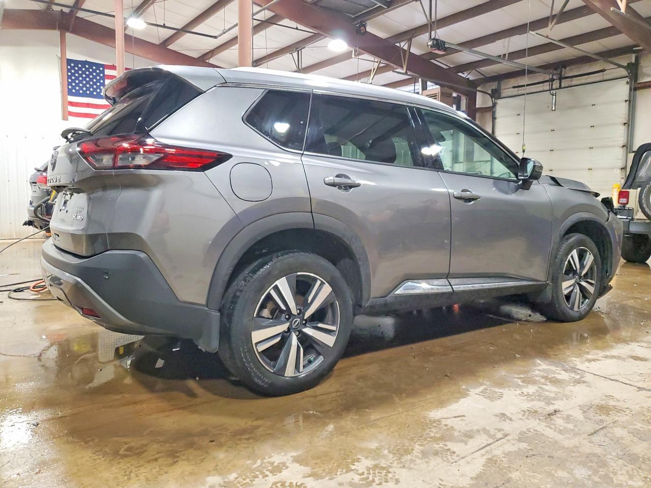 2023 Nissan Rogue Sl - Image 3