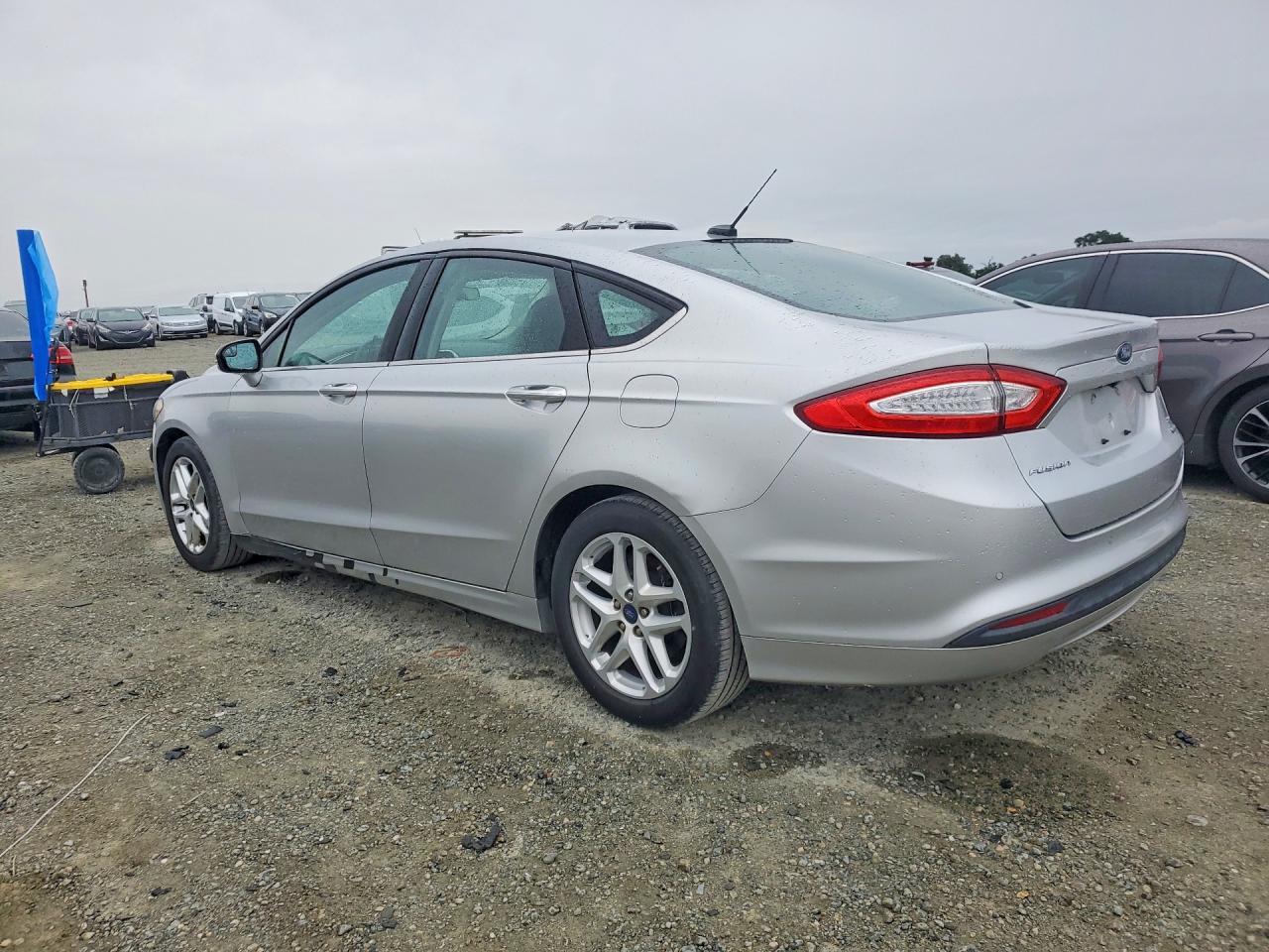2016 Ford Fusion Se - Image 2