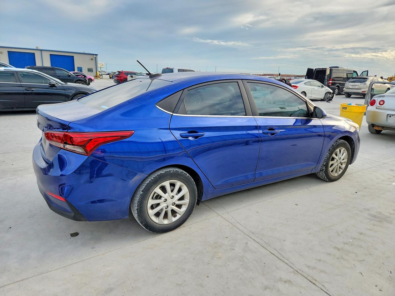 2022 Hyundai Accent Sel - Image 3