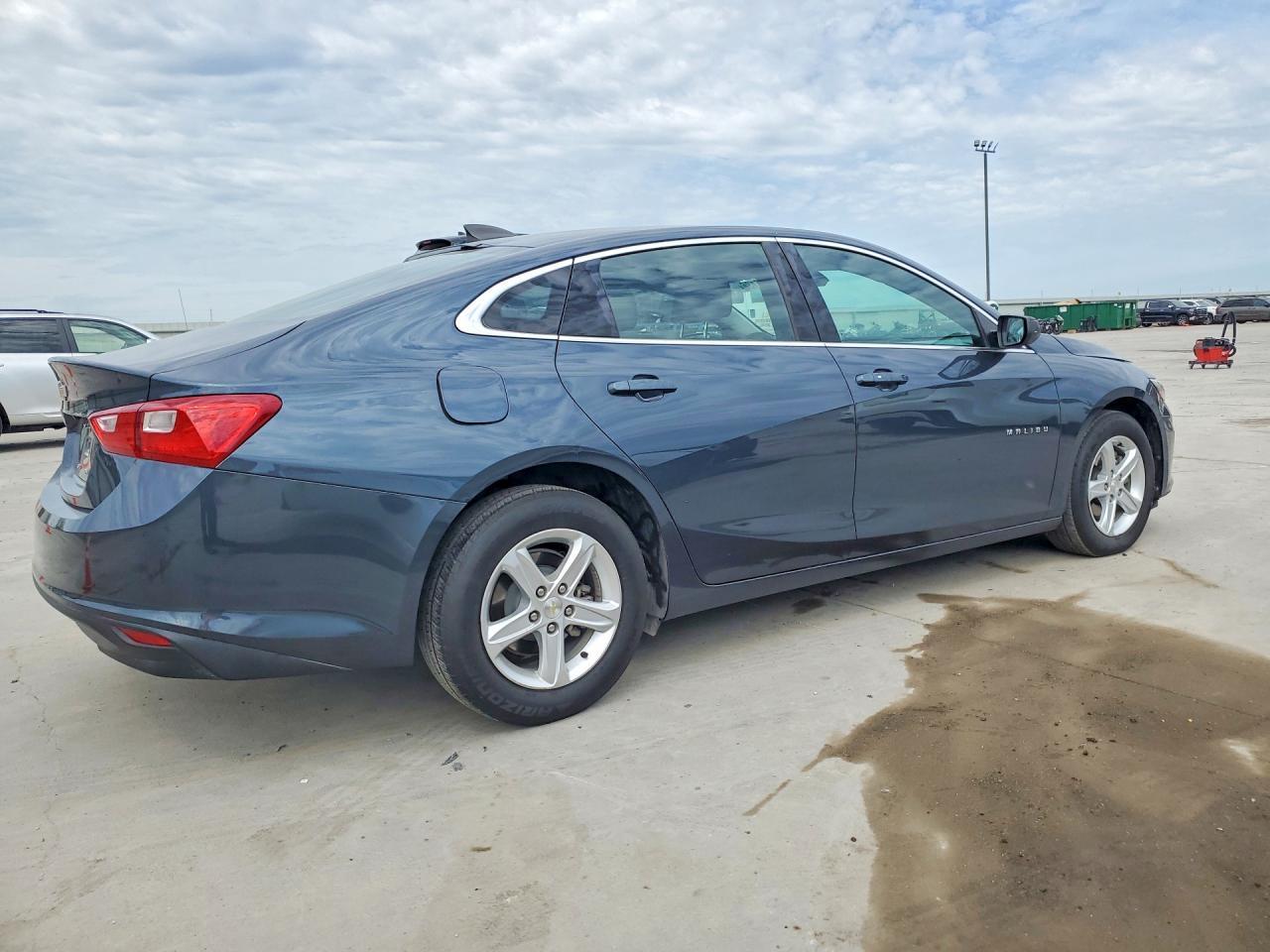2020 Chevrolet Malibu Ls - Фото 3