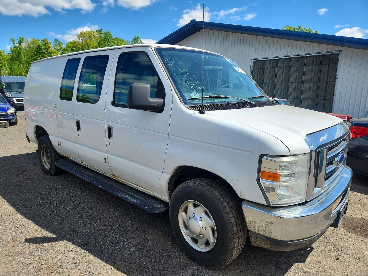 2013 Ford Econoline E250 Van - Фото 4
