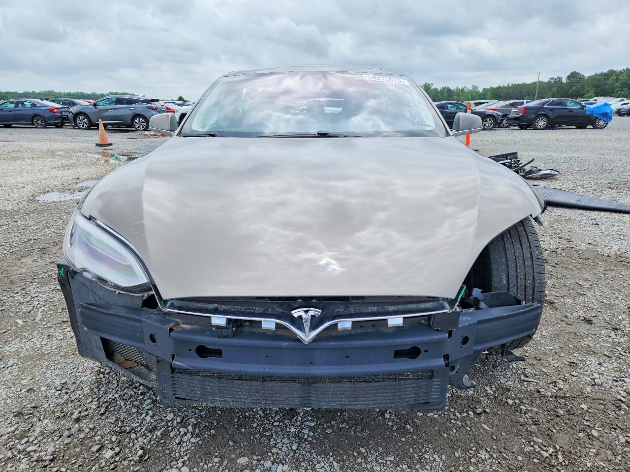 2016 Tesla Model S - Image 5