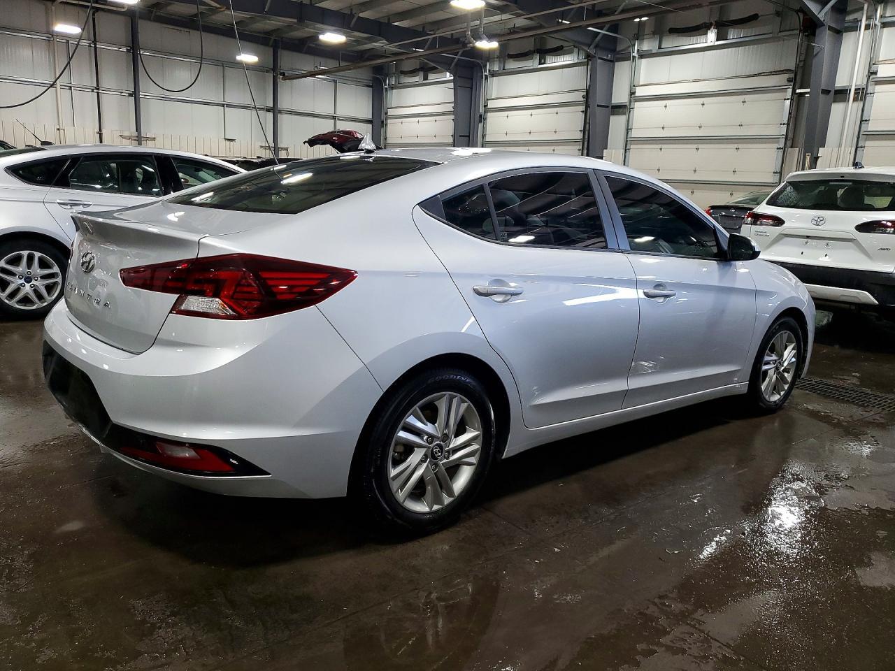 2019 Hyundai Elantra Sel - Фото 3