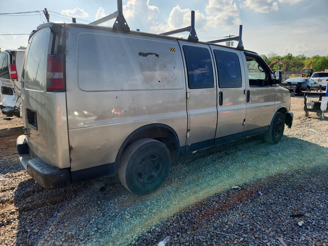 2004 Chevrolet Express G1500 - Фото 3