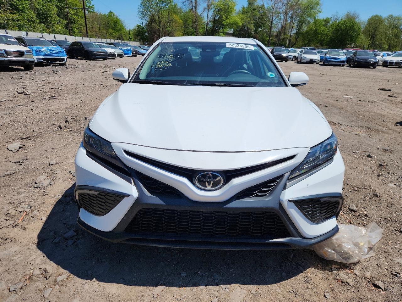 2024 Toyota Camry Se - Фото 5