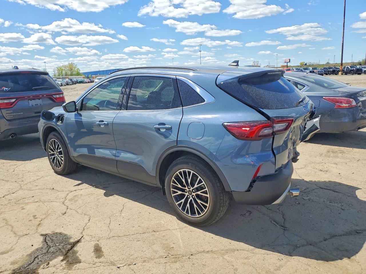 2025 Ford Escape - Фото 2