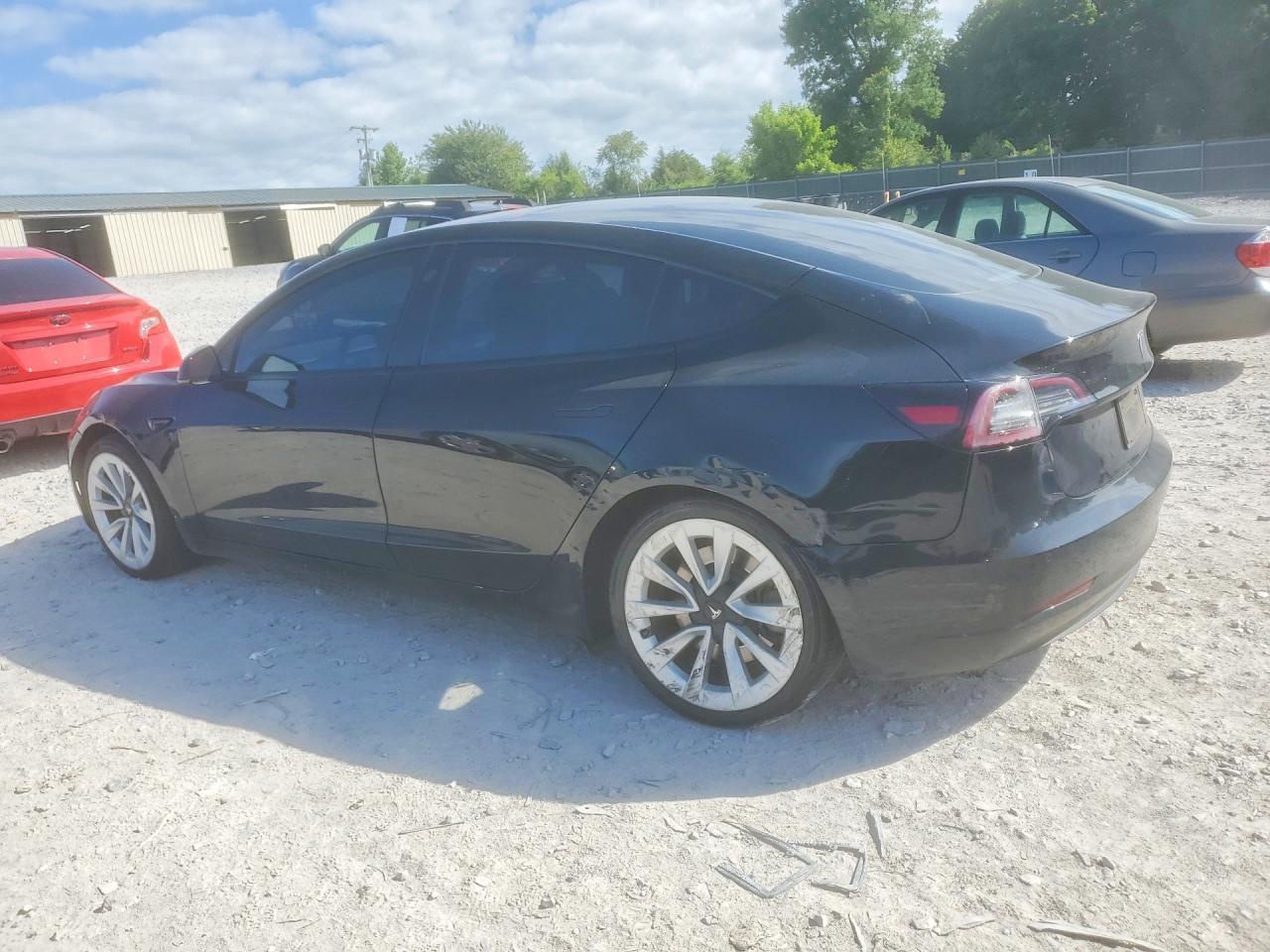 2022 Tesla Model 3 - Фото 2