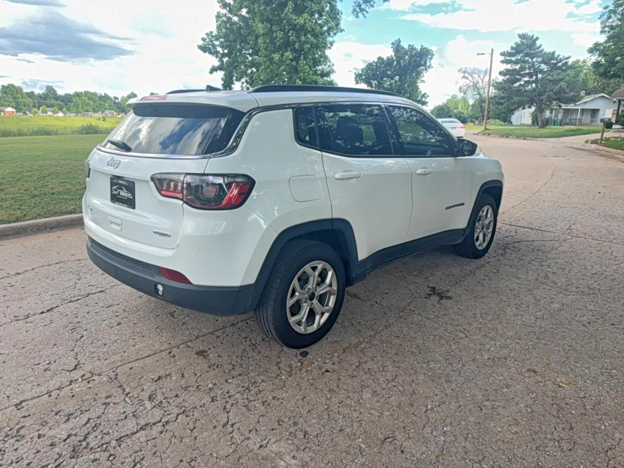 2025 Jeep Compass Latitude - Фото 4