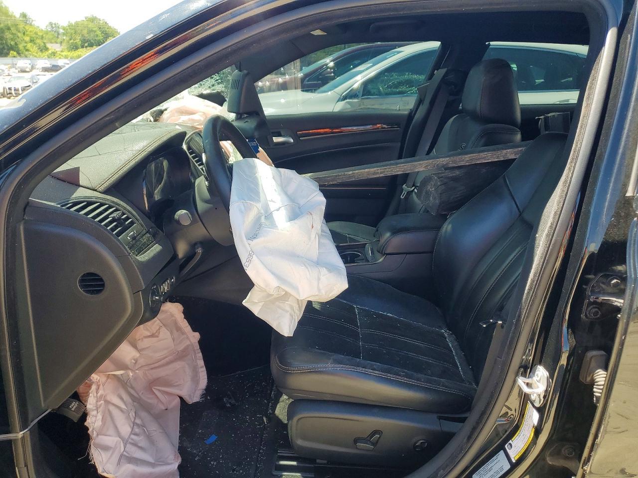 2016 Chrysler 300 S - Image 7