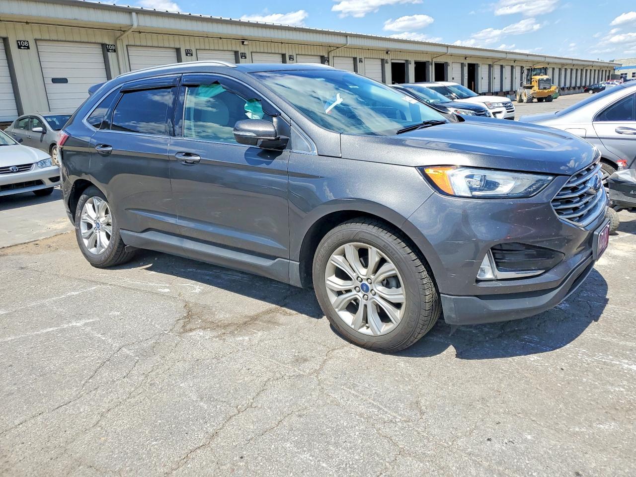 2019 Ford Edge Titanium - Фото 4