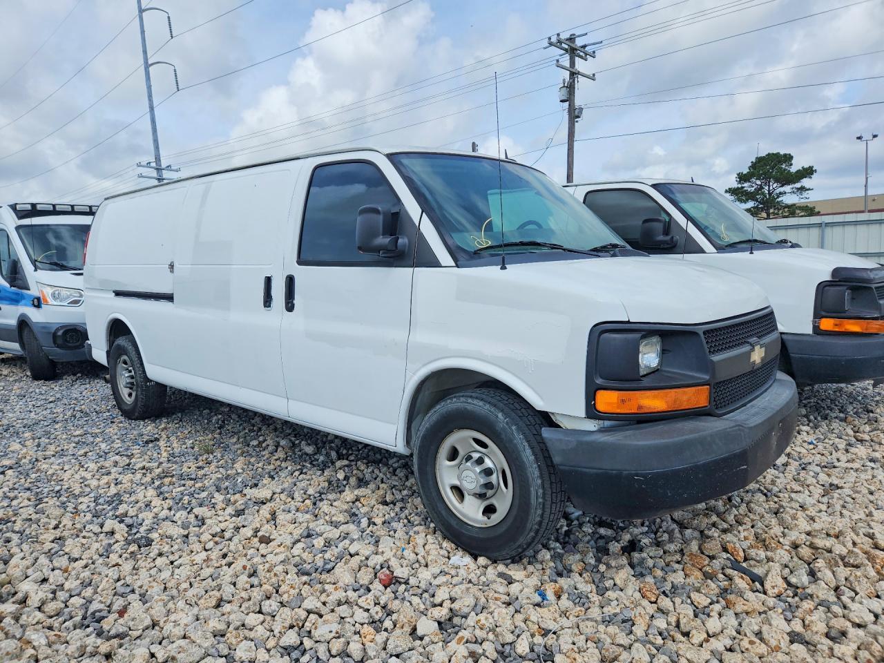 2015 Chevrolet Express G3500 - Фото 4