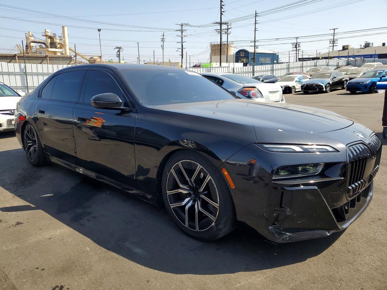 2023 BMW 740 I - Фото 4