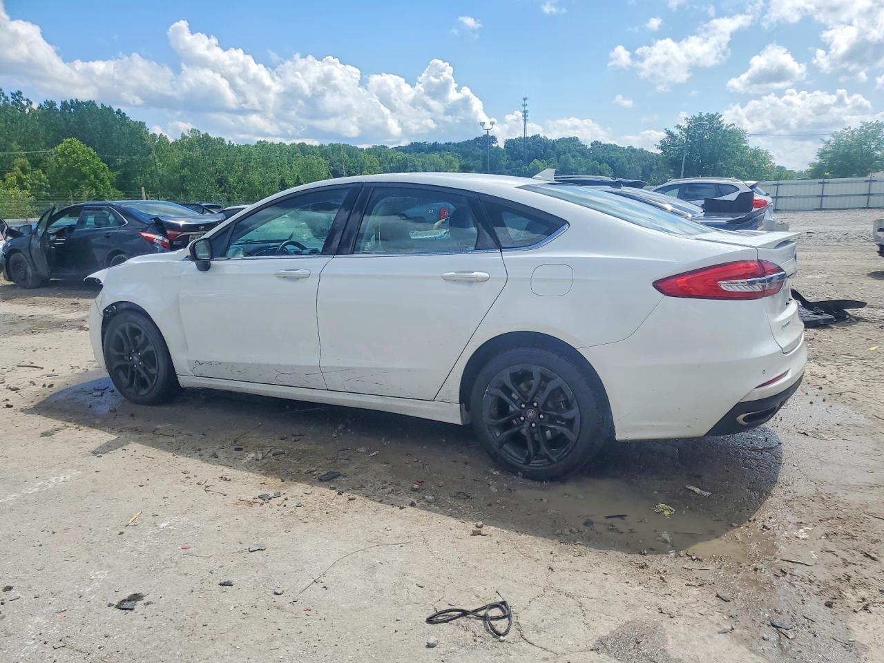 2019 Ford Fusion Se - Фото 2