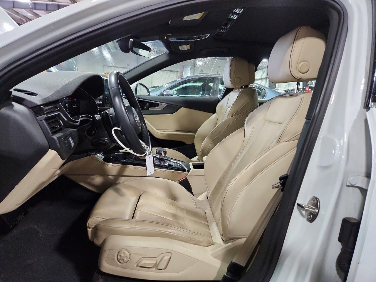 2022 Audi A4 Premium Plus 45 - Фото 7