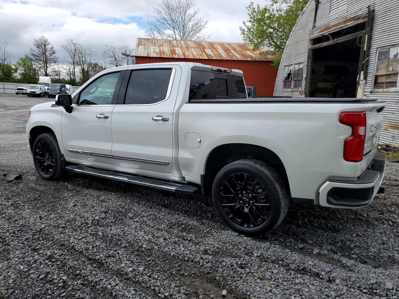 2023 Chevrolet Silverado K1500 High Country - Фото 2