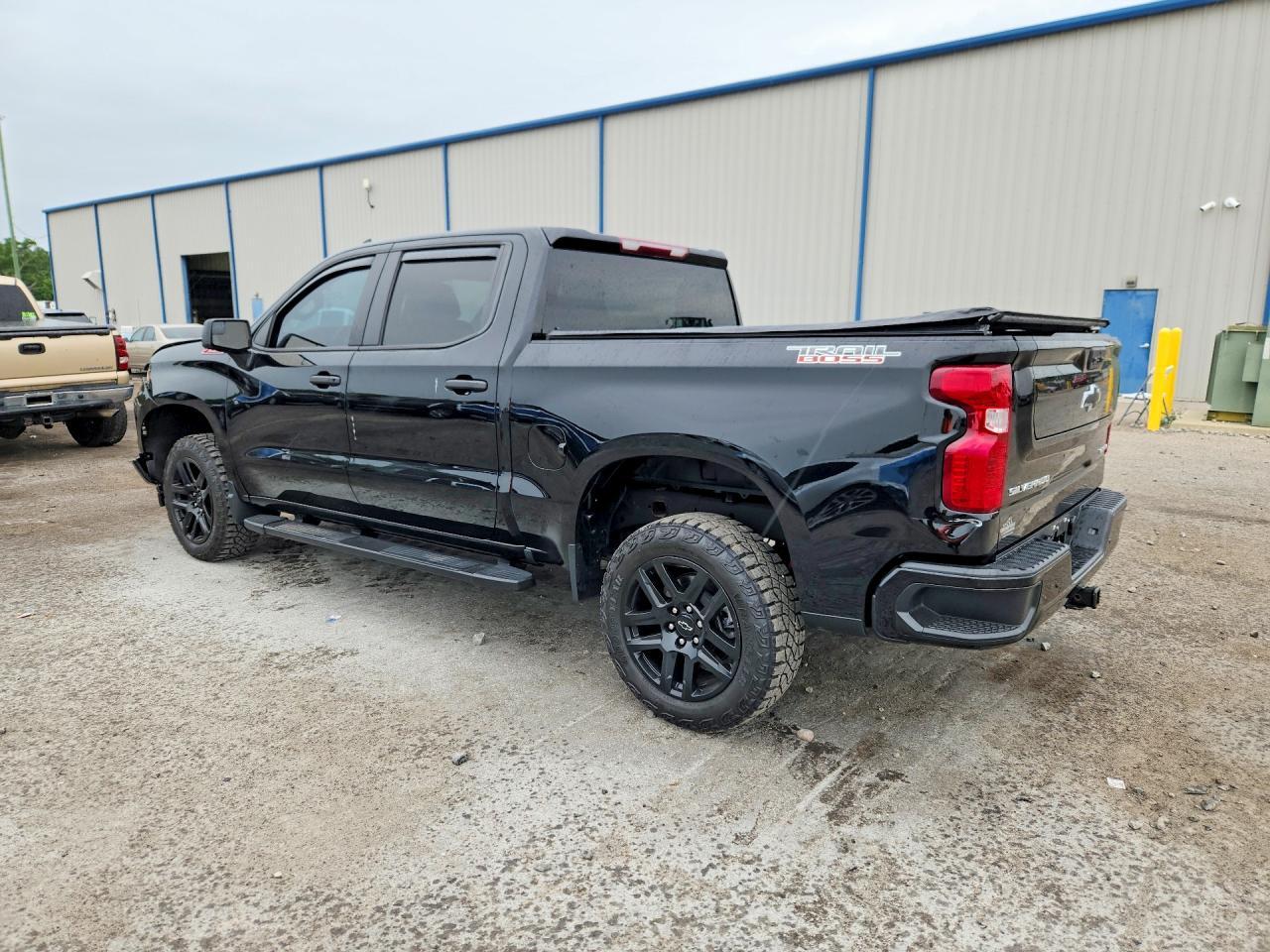 2024 Chevrolet Silverado K1500 Trail Boss Custom - Фото 2