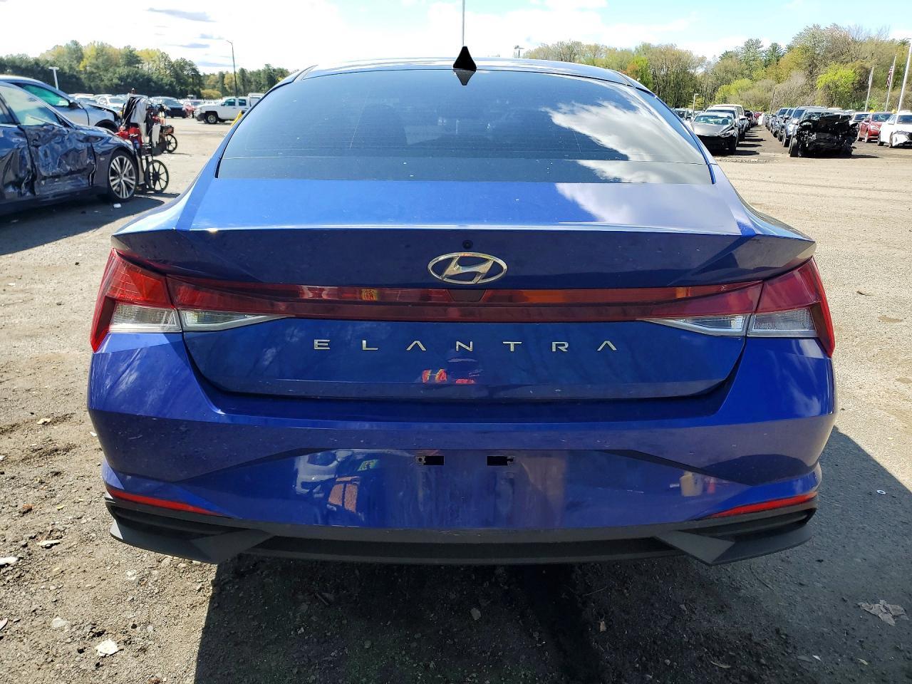 2021 Hyundai Elantra Se - Фото 6