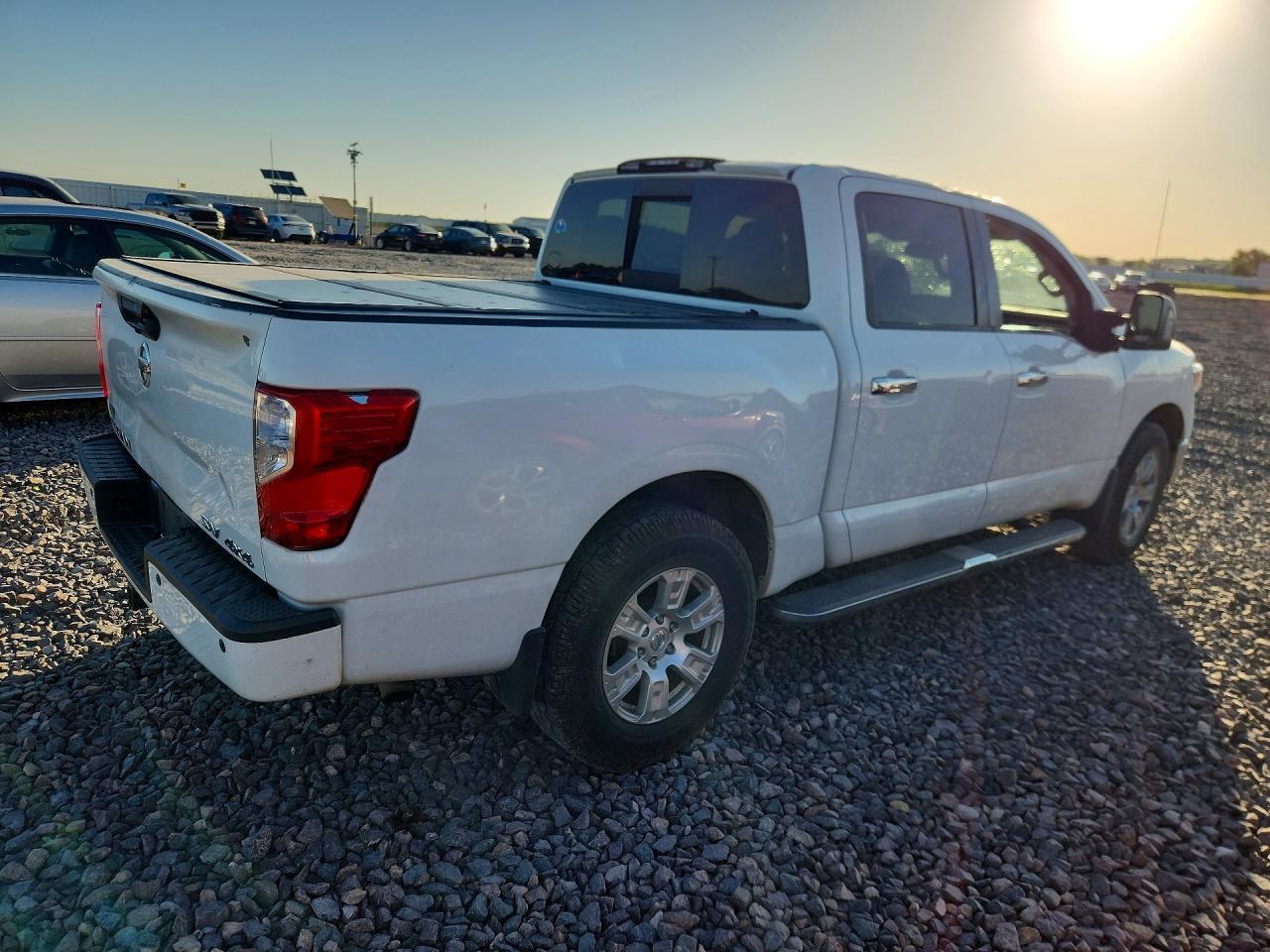 2018 Nissan Titan Sv - Фото 3
