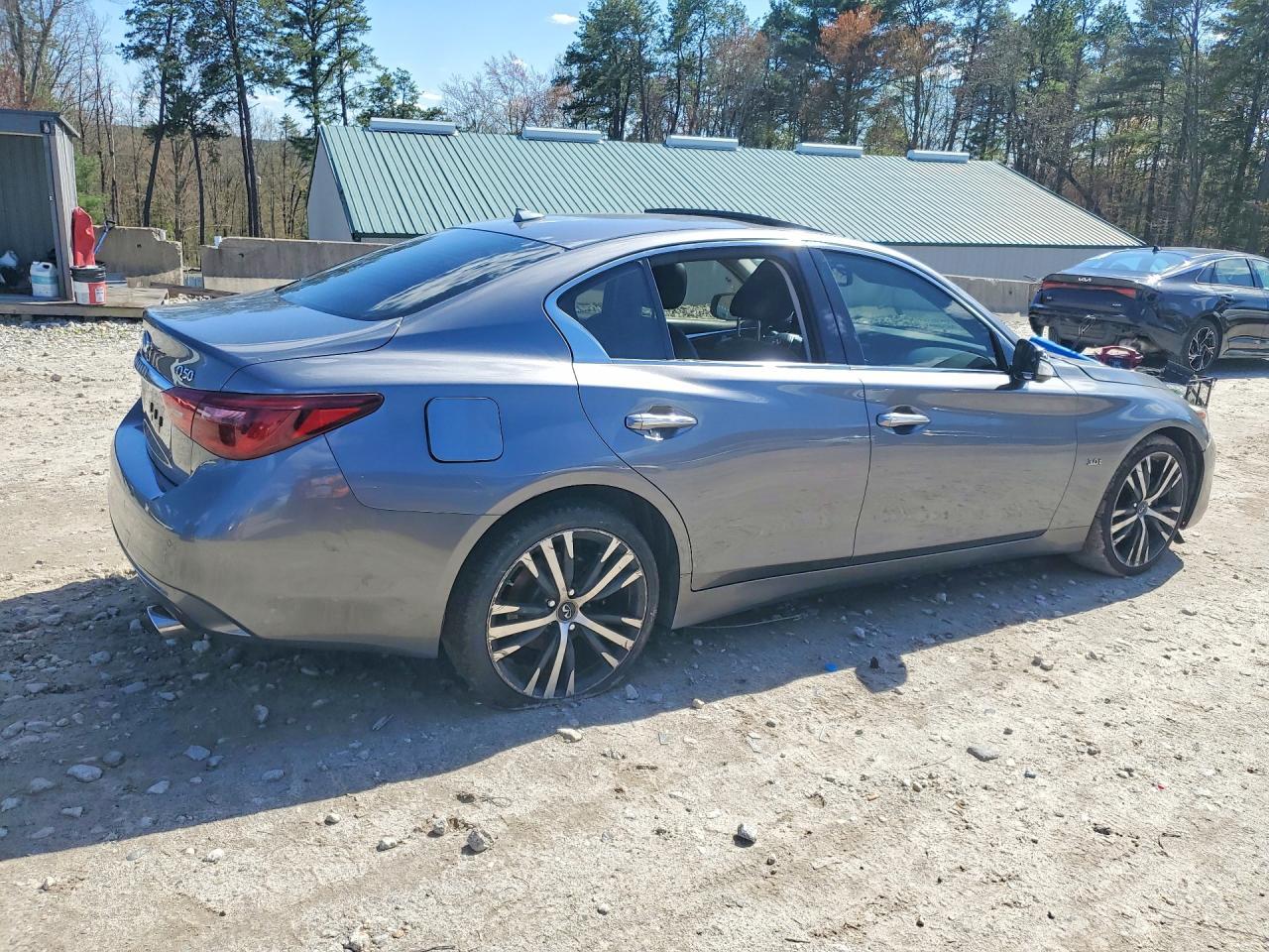 2018 Infiniti Q50 3.0T Luxe - Фото 3
