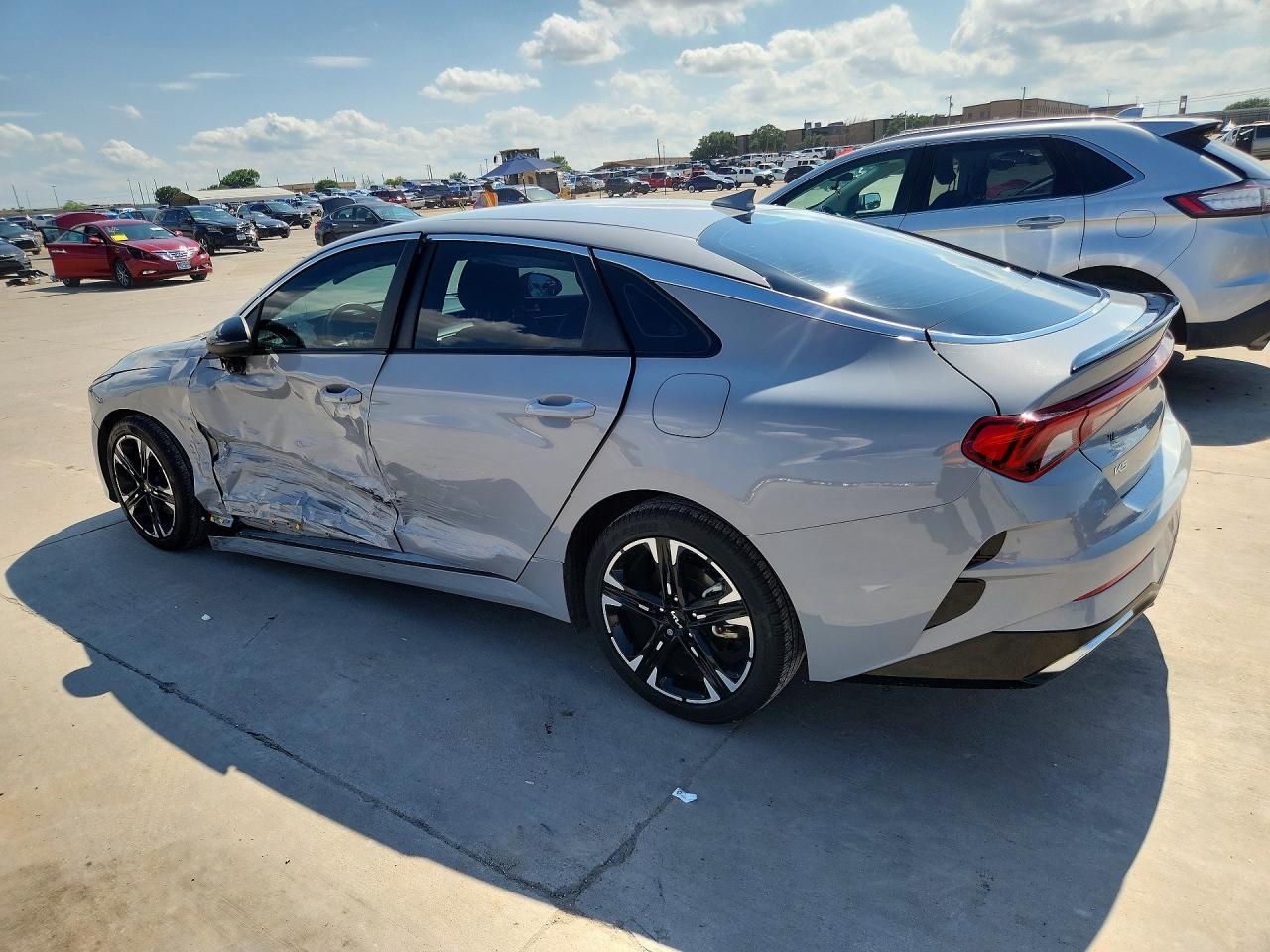 2023 Kia K5 Gt Line - Image 2