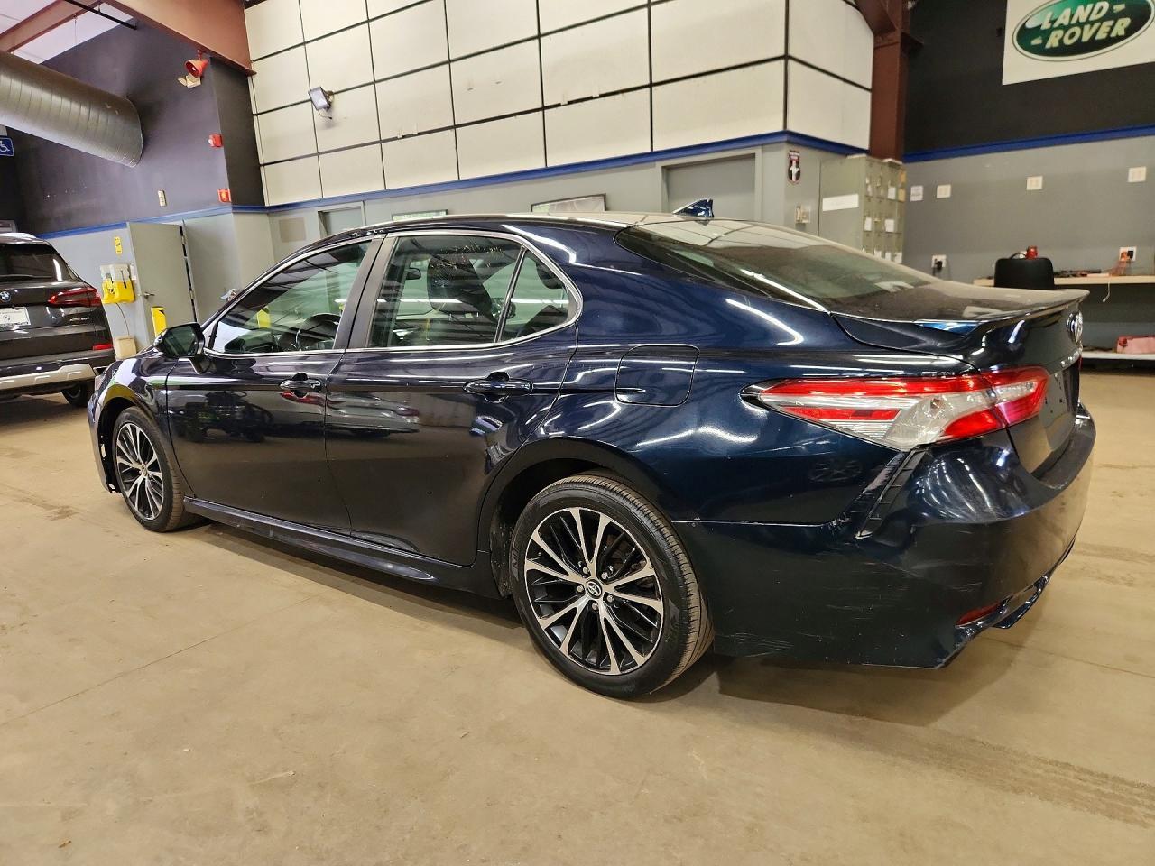 2020 Toyota Camry Se - Image 2