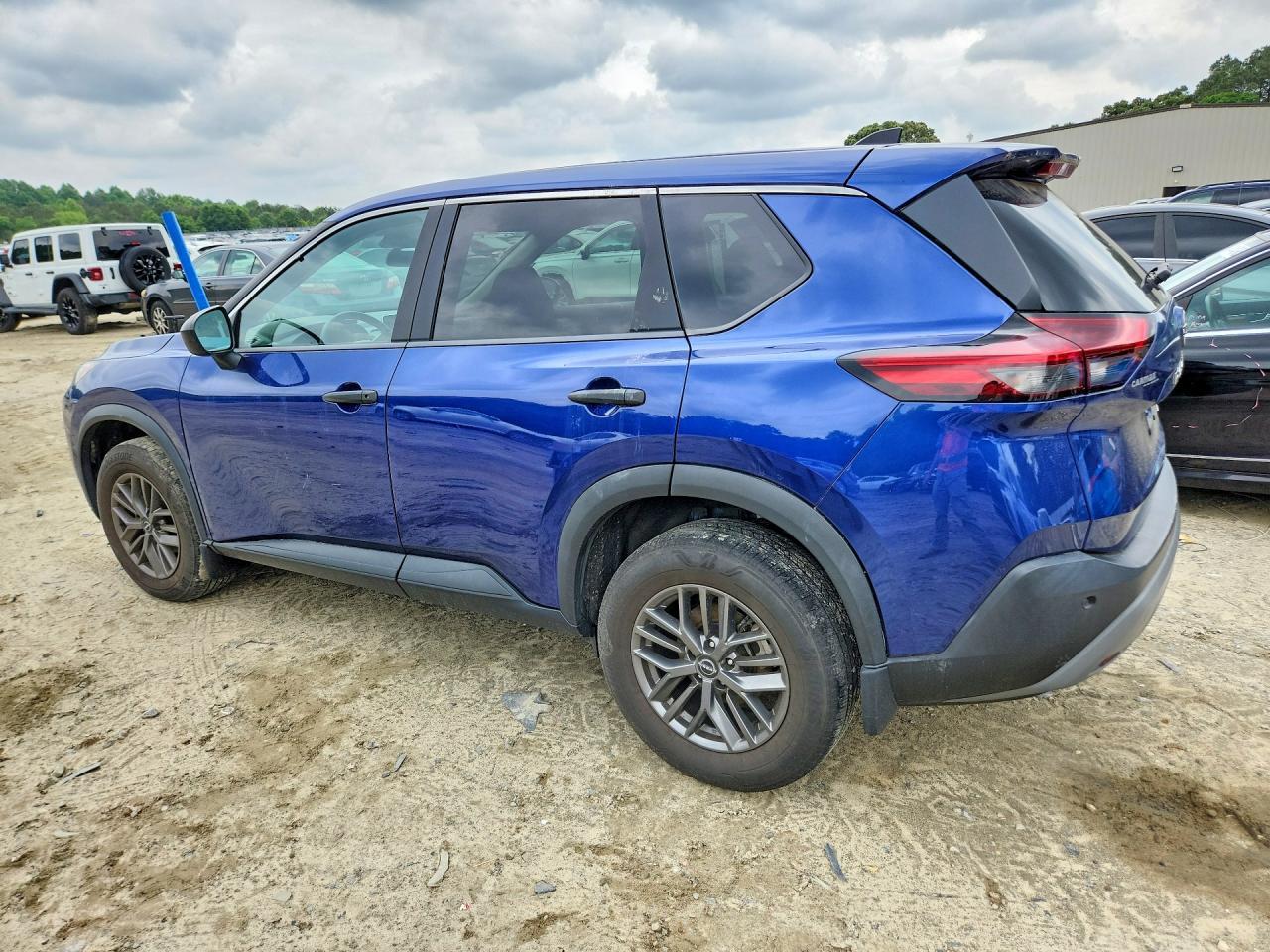 2023 Nissan Rogue S - Image 2