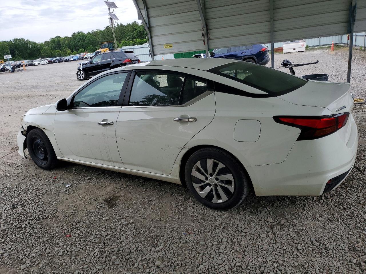 2021 Nissan Altima S - Фото 2