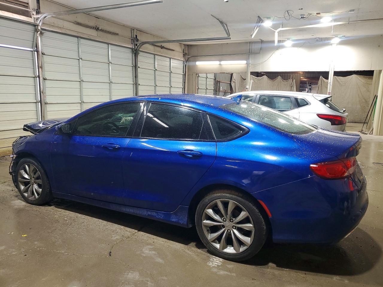 2015 Chrysler 200 S - Фото 2