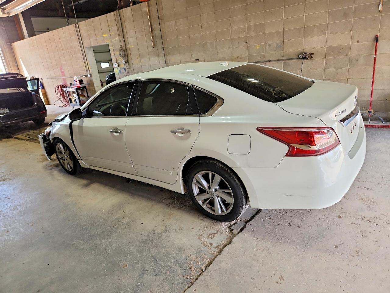 2013 Nissan Altima 2.5 - Фото 2