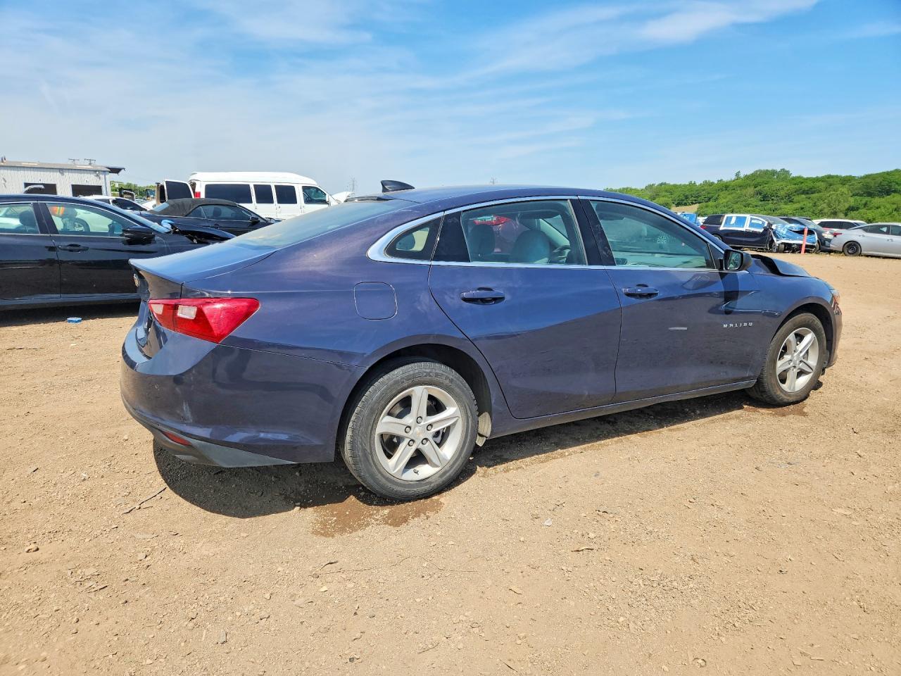 2025 Chevrolet Malibu Ls - Фото 3