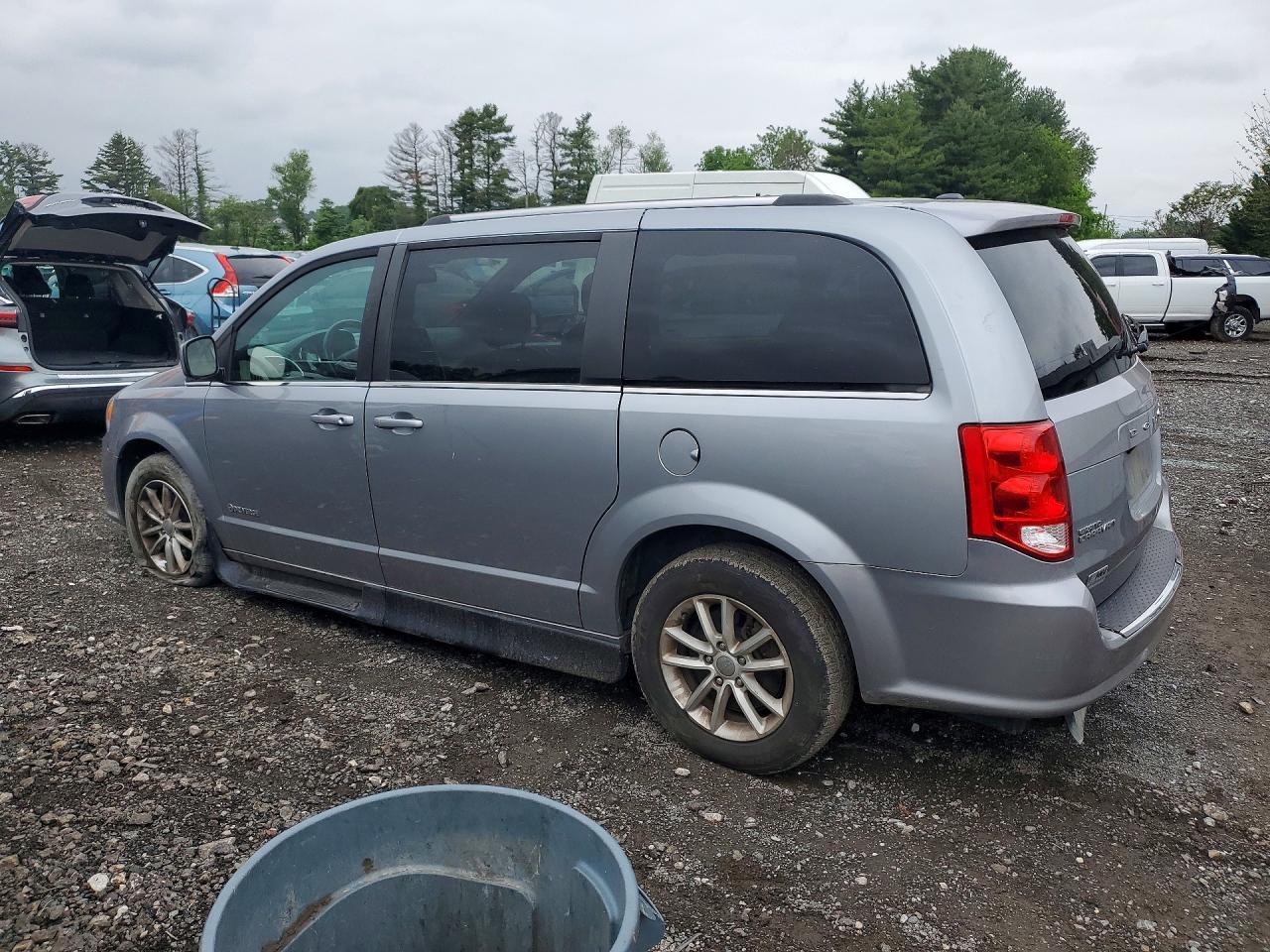 2019 Dodge Grand Caravan Sxt - Фото 2